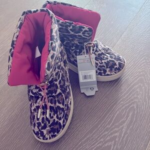 NWT! HEY DUDE Margot Eco Lightshell Leopard Nut Winter boots. Various sizes